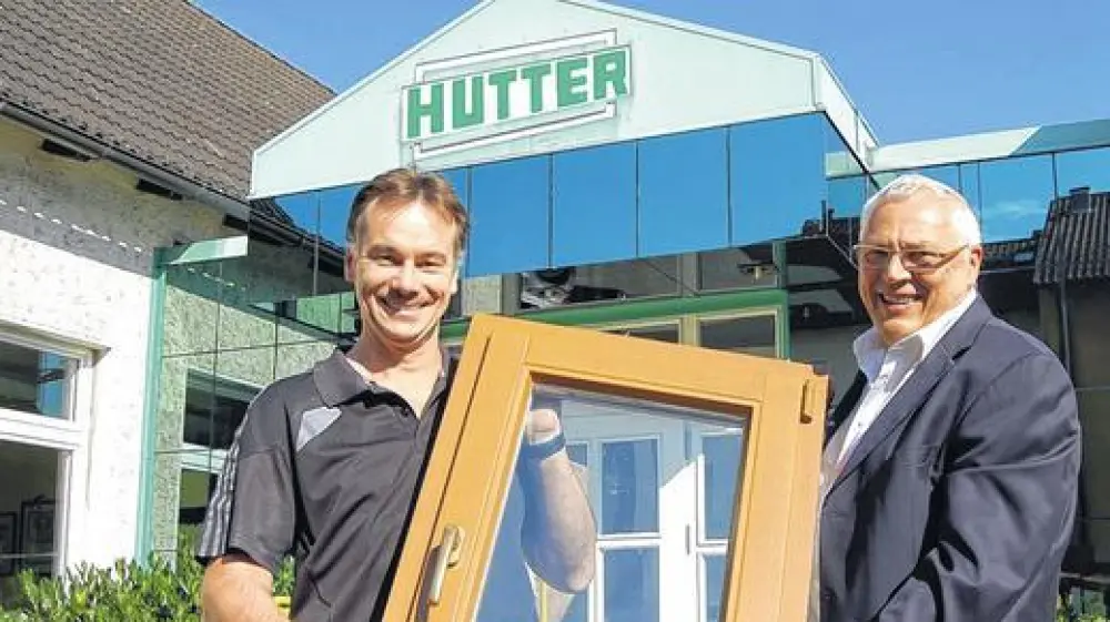 Firmengebäude Hutter Glas- & Fenstertechnik mit Hutter-Schriftzug in Schweinfurt-Oberndorf